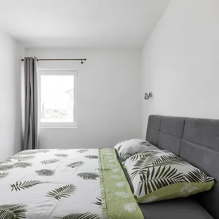 Apartment Jakelic House Trogir