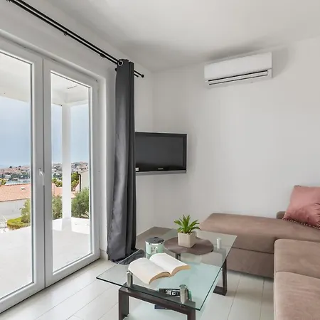 Apartment Jakelic House Trogir
